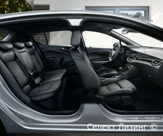 Opel Astra — салон