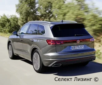 Volkswagen Touareg — вид сзади