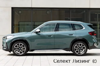 BMW X1 U11 вид сбоку
