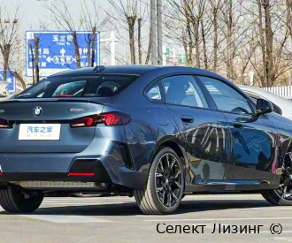 Удлиненный седан BMW F78 вид сзади BMW 225Li параллельный импорт