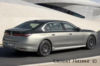 BMW 7 серии вид сзади