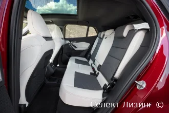 BMW iX2 салон