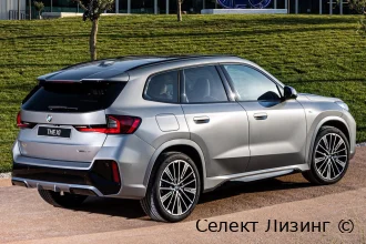 BMW X1 U11 вид сзади