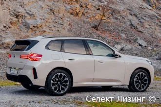 BMW X3 G45 — вид сбоку